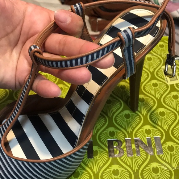 Shoes - Picture 3 of 4